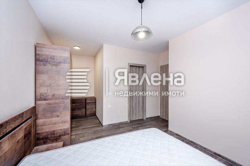 Продавам 3-стаен апартамент