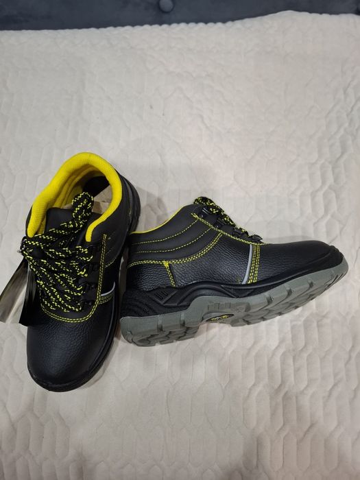 Ботинки рабочие продам