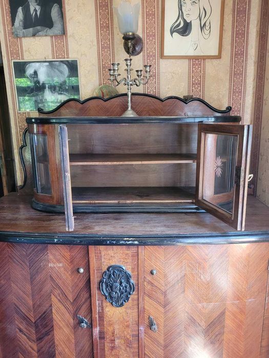 Старинен Бюфет от 19 век
