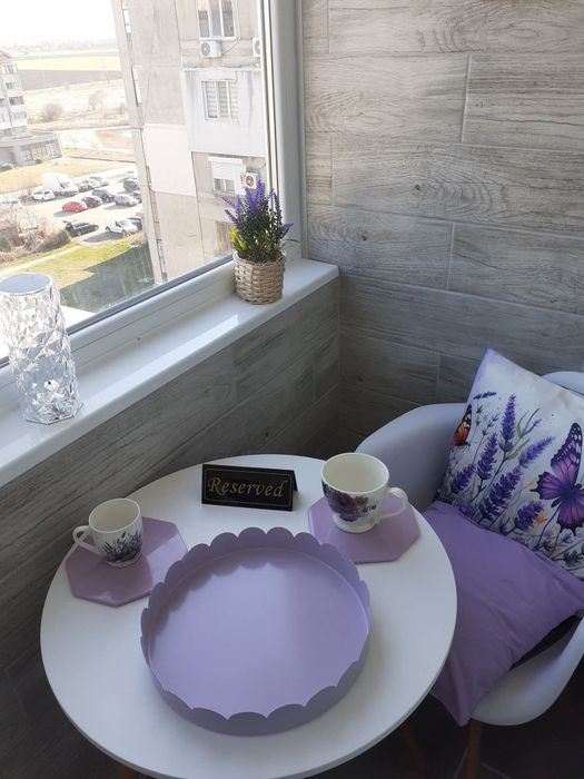 Трапезна маса и стол