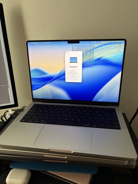 Macbook Pro M5 14" 16GB 512GB DE гаранция