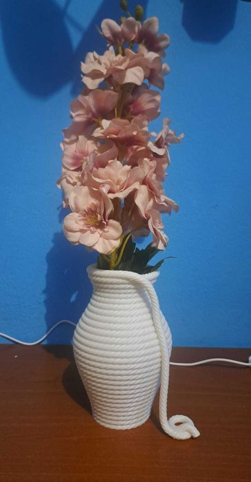 Vaza printata 3D cu aspect de sfoara