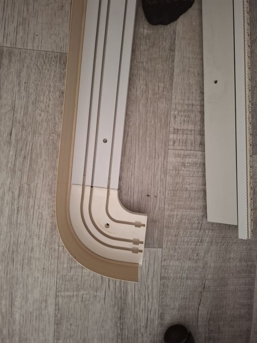 Продам ГАРДИНЫ 3 МЕТР. Карнизы.