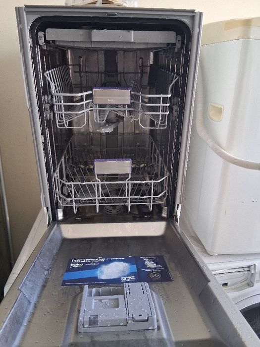 Vând mașină de spălat vase Beko nouă