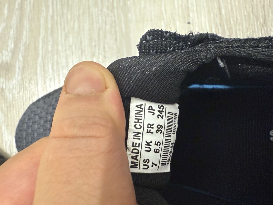 Кроссовки 39размер новые