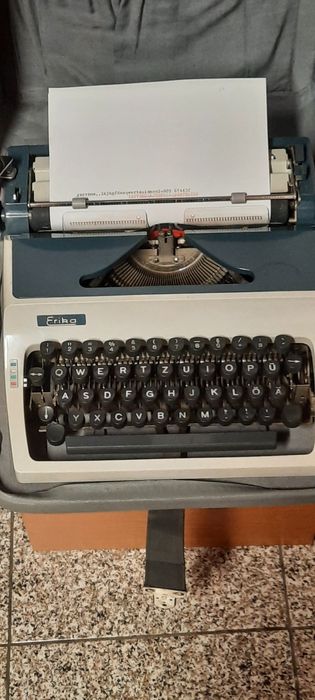 Mașină de scris Erika impecabilă