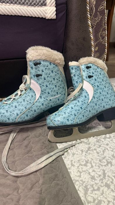 Продам конькь ,,,