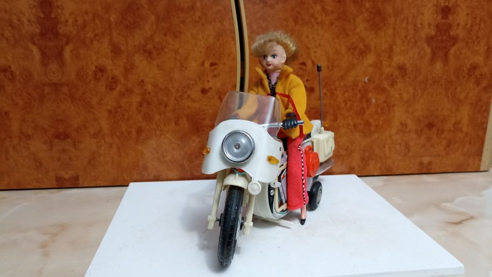 Vând jucărie veche chinezeasca