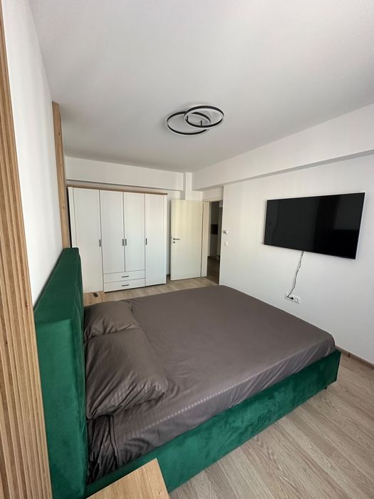 Proprietar inchiriez apartament zona Coresi