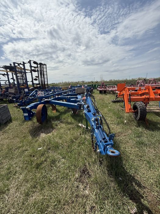 Продам плуг абсолютно новый плуг 12 корпусов