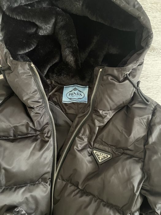 Продам Куртку” Prada”, зима.