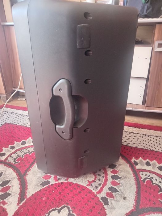 văd boxă behringer b615d