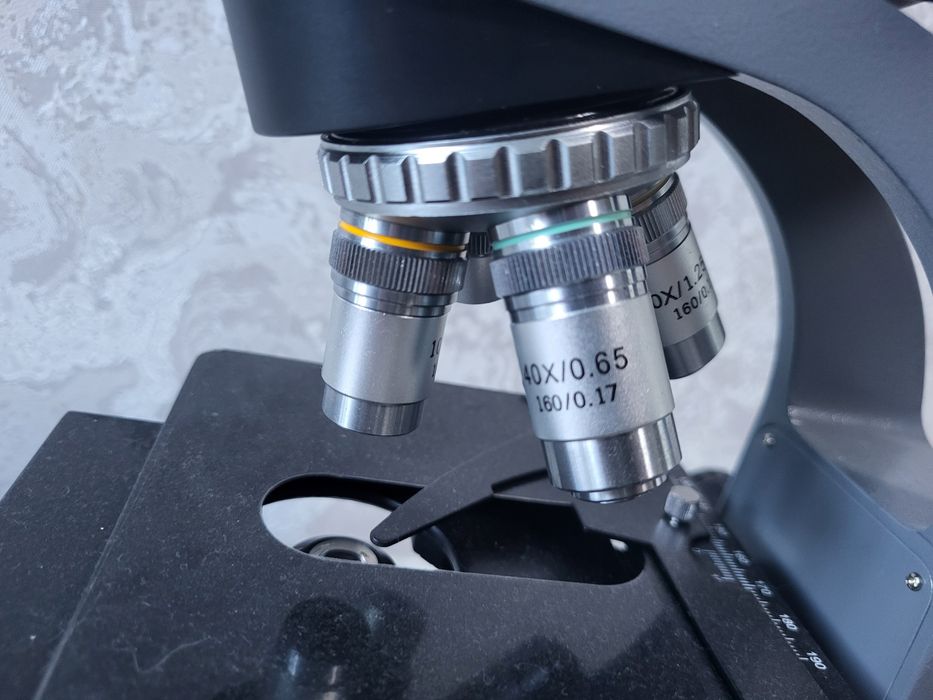 Микроскоп Levenhuk