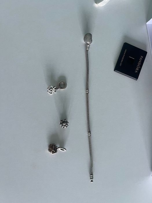 Pandora сребърна гривна 925 с 3 оригинални талисмана + кутия