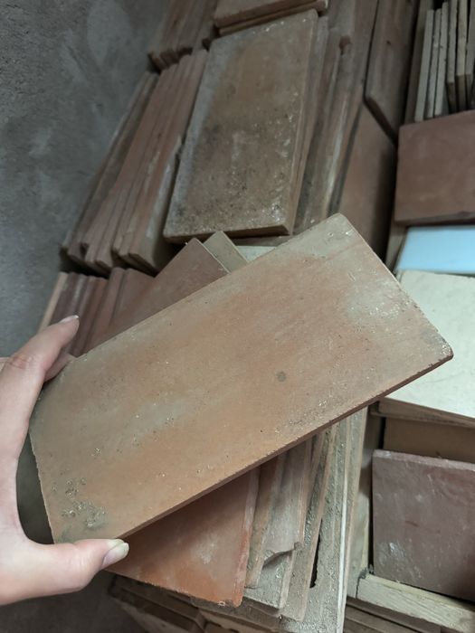 Продается мелкая плитка советская