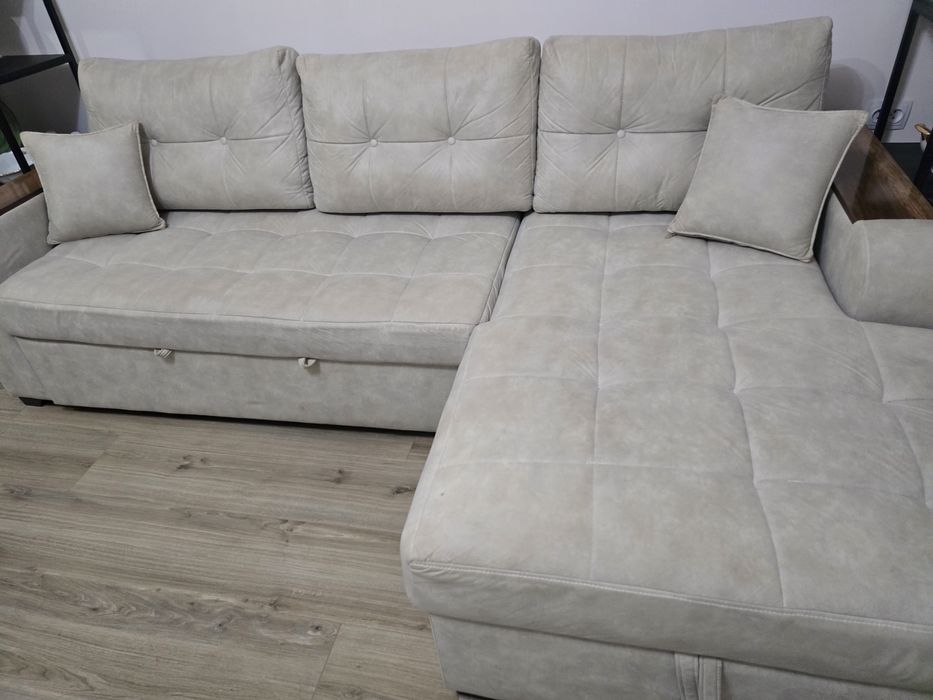 Угловой диван (раскладной) в отличном состоянии