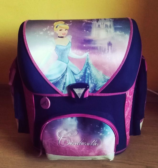 Ергономична раница Дисни Принцеси Пепеляшка Scooli
