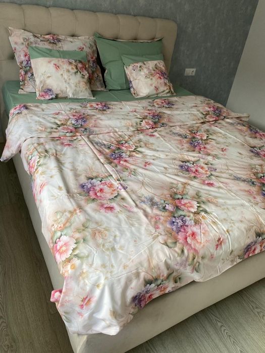 Lenjerii pat doua persoane si o persoana, set cuvertura, fete masa bumbac impermeabil, prosoape bucatarie. Toate produsele sunt din bumbac 100%.