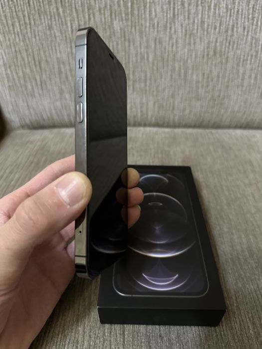 Айфон 12 pro 256gb.