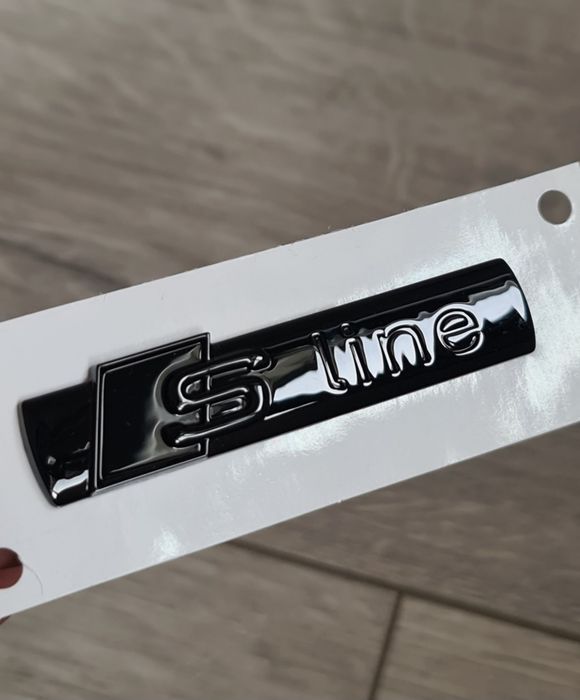 Embleme-Sigle-Logo-Steme-Sline-Aripi-Laterale-Negre-Lucios-Full-Black-Audi-A1-A3-A4-A5-A6-A7-A8-Q3-Q5-Q7-Q8
