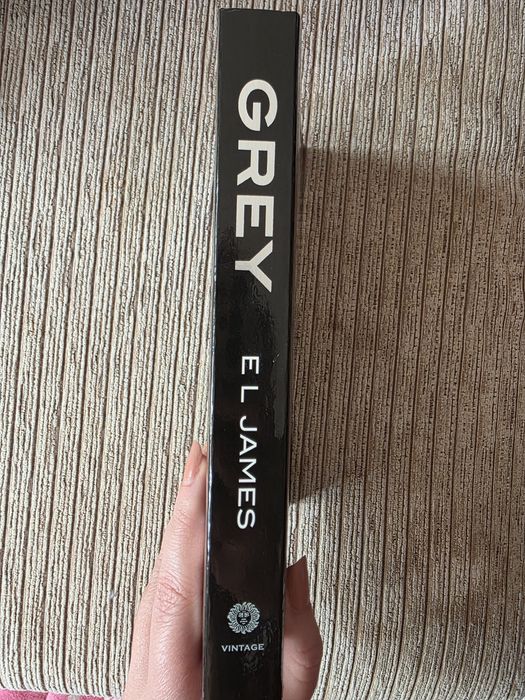 Carte in engleza, Grey, E. L. James