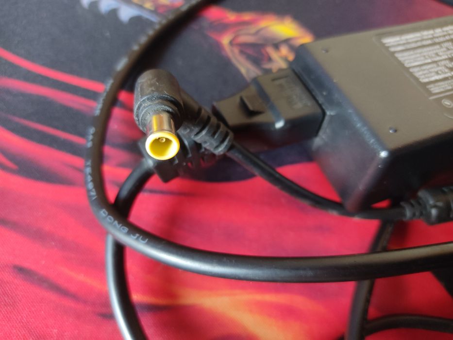 Блок питания для ноутбука