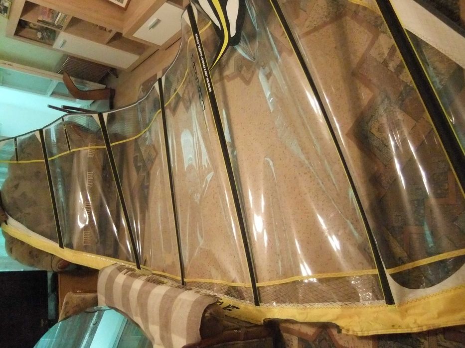 Платно ветрило за уиндсърф