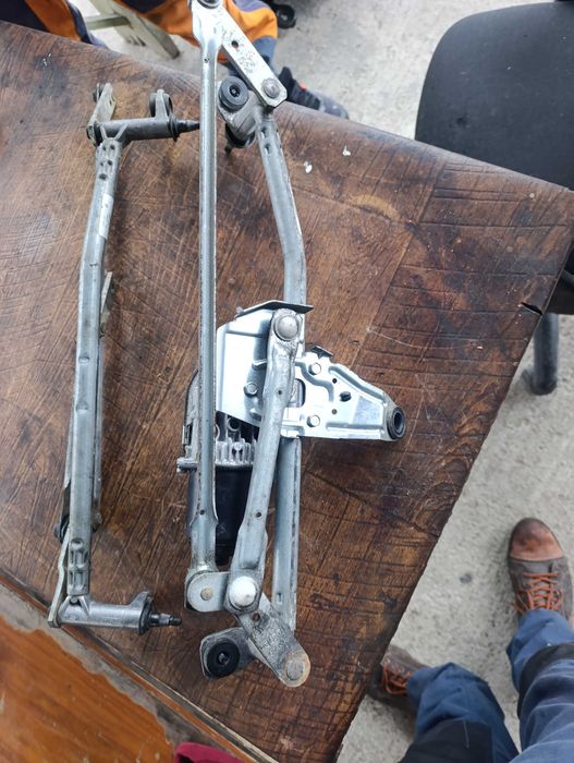 Механизъм с мотор за предни чистачки Passat 6 / Пасат 6 - 3C1955601