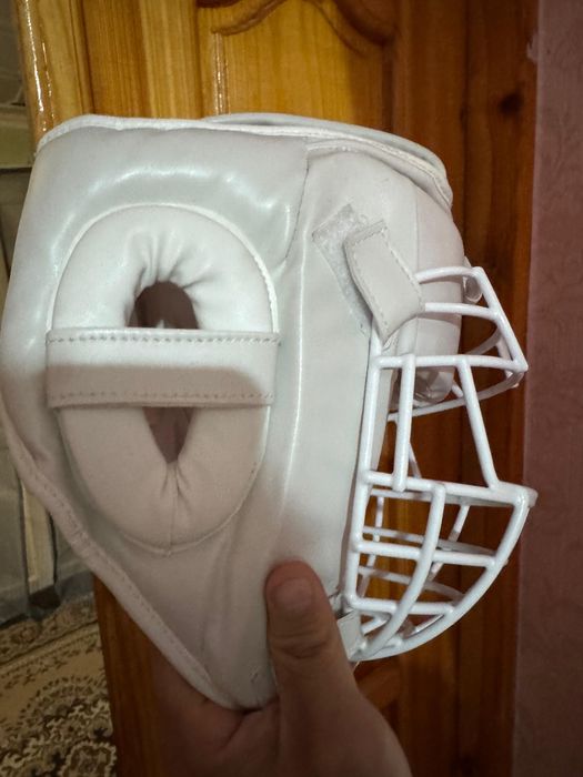 Продам хороший защитный шлем для каратэ