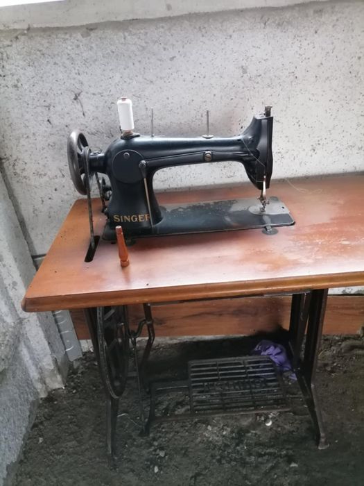 Masina de cusut Singer editia 15 full in stare buna!