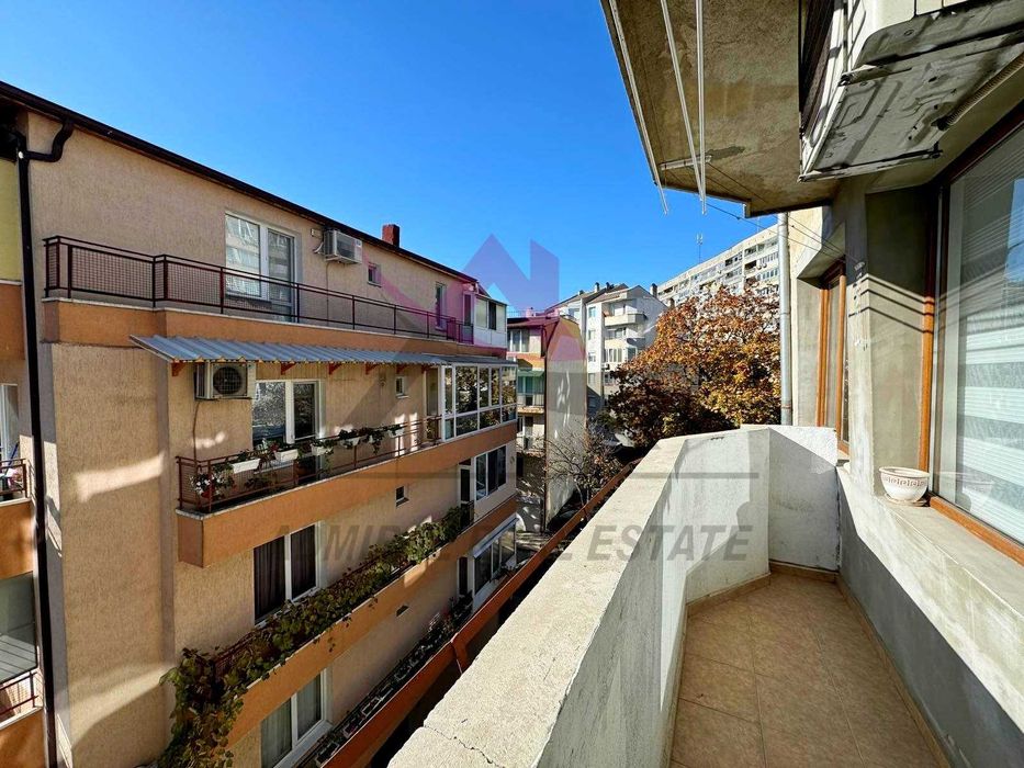 Дава се под наем Тристаен апартамент в Варна, Лятно кино Тракия - 100 кв.м за 613 € - Снимка #7