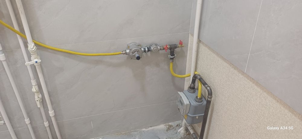 Gaz turbalar shchochik kran polni ustanofka