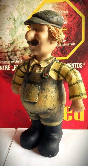 GRĂDINARUL - figurină vintage de 25cm înălțime