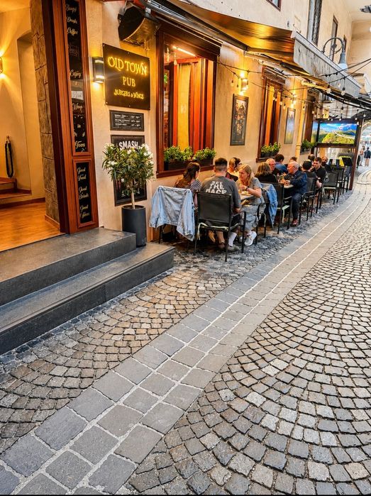 Restaurant / Pub - Piața sfatului Brașov  de vânzare
