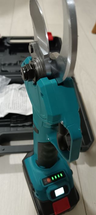 Foarfeca electrica grădinărit compatibil acumulatori Makita