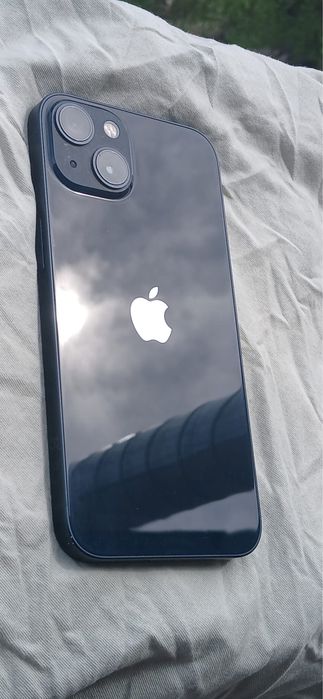 Vând Iphone 13.