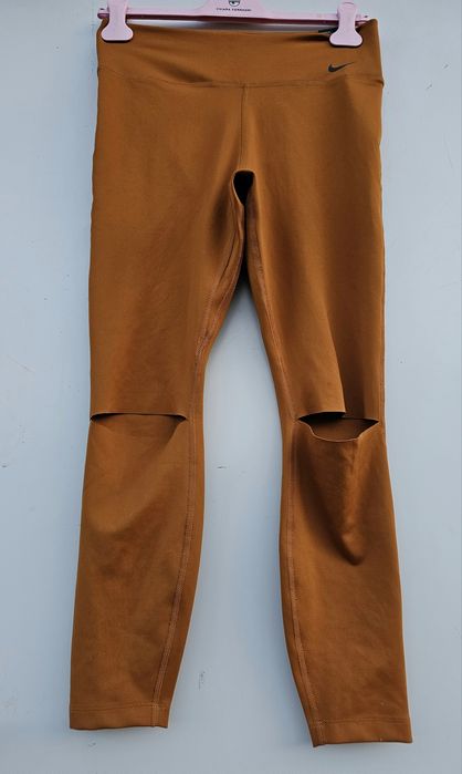 Nike оригинален дамски клин нов М/Л размер