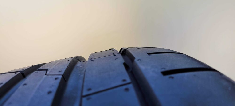 set 4 anvelope vara NOI originale Tesla Hankook iON evo 235 40 R19 96W