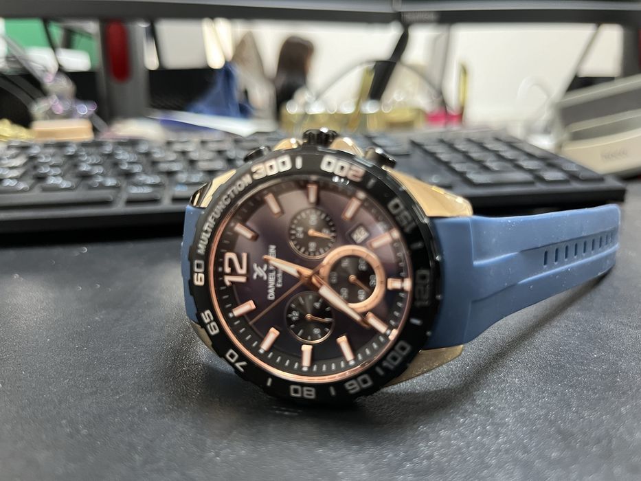 Продам часы DANIEL KLEIN