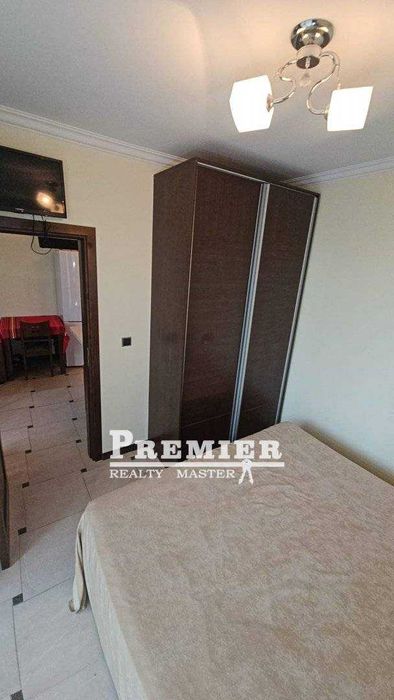 Продава се двустаен апартамент на първа линия в Свети Влас