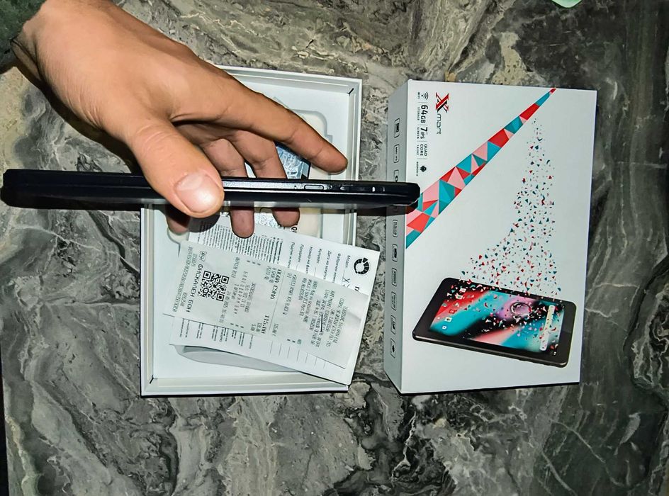 Продавам таблет Xmart 64GB 7 инча