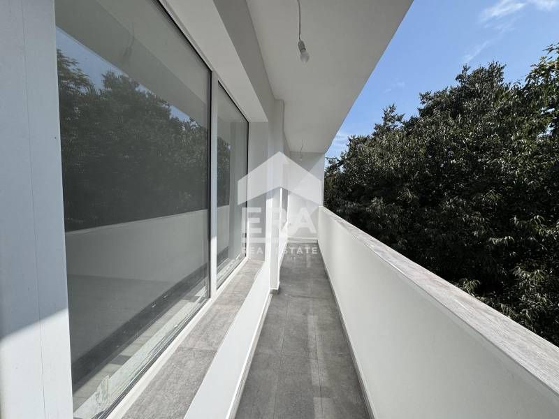 Продава се Тристаен апартамент в Варна, Левски - 83 кв.м за 2398 €/кв.м - Снимка #3