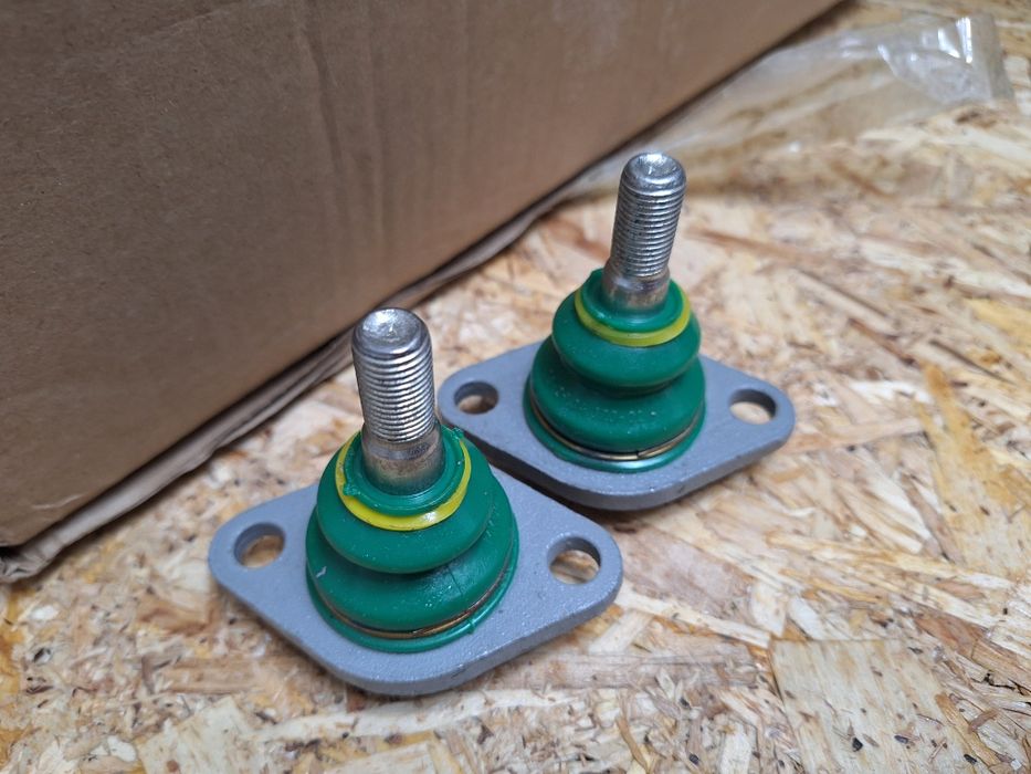 Продам шаровые опоры ваз