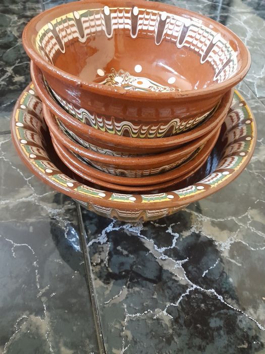 Троянска керамика. сервиз,  за хранене 5 купи  малки +1 голяма