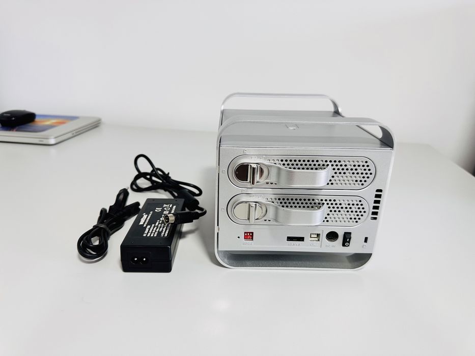 Unitate iomega cu 2 harduri Seagate 1TB-7200rpm,stare perfectă!