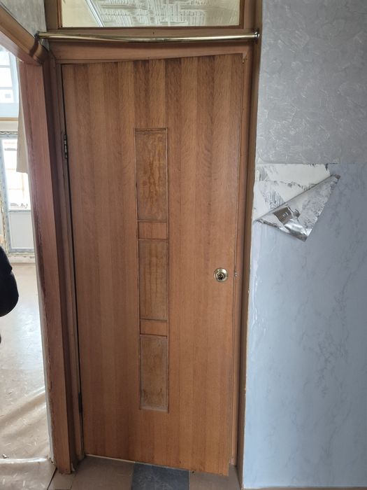 Продаётся б/у двери