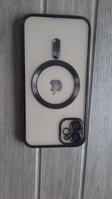 Продам айфон 11 идеал