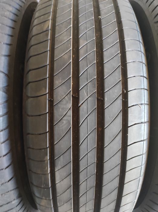 205/60/16 Michelin