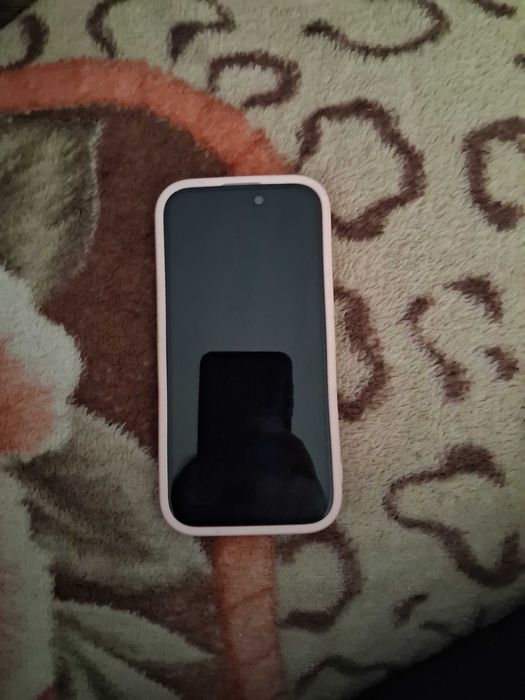 Iphone 15 roz, inca in garantie