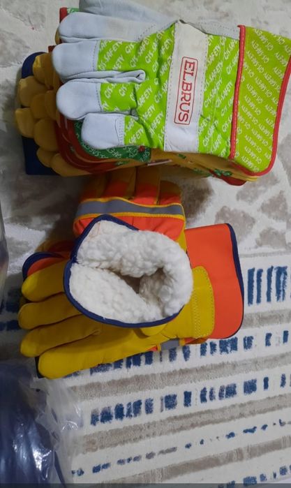 Жұмысқа арналған киімдер сатылады